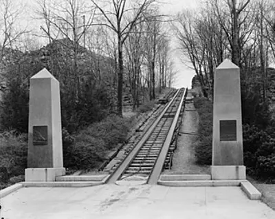 1826 the granite railway begins operations as the first chartered 10 07
