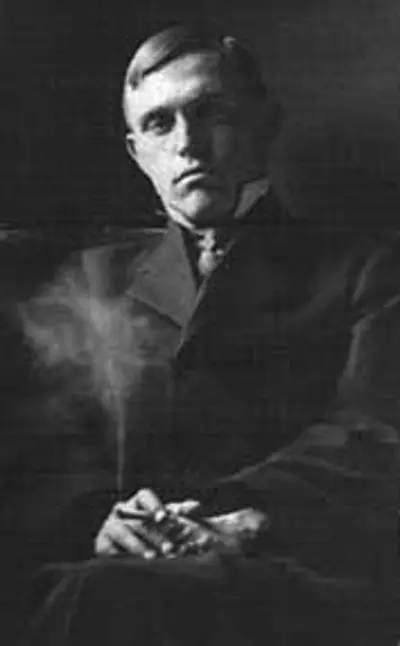 1880 damon runyon american newspaperman and short story writer