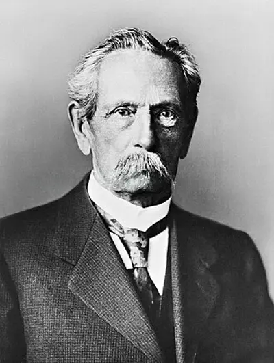 1886 karl benz officially unveils the benz patent motorwagen the 07 03