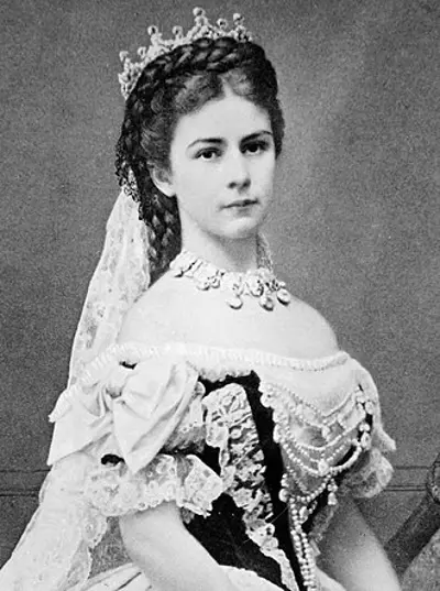1898 empress elisabeth of austria is assassinated by luigi luchen 09 10