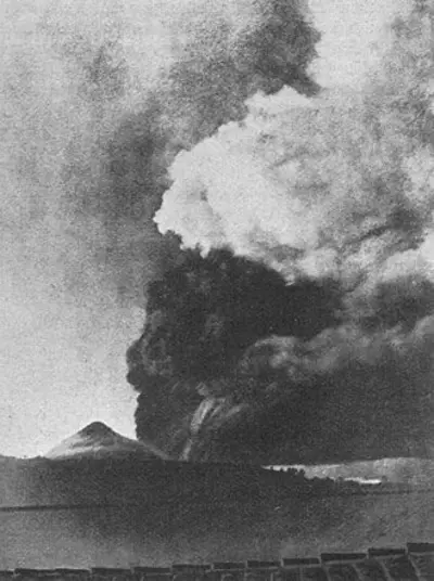1902 guatemalas santa maria volcano begins to erupt becoming th 10 24