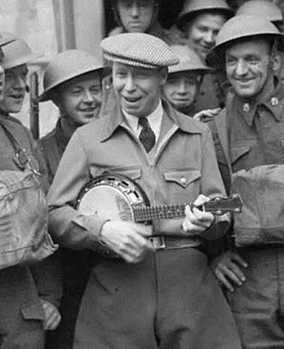 1904 george formby english singer songwriter and actor died 196 05 26