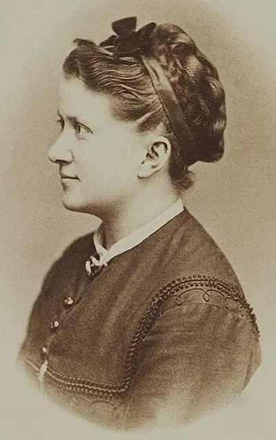 1906 henriette wulfsberg norwegian school owner and writer born 10 09