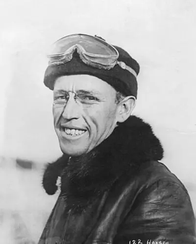 1910 piloted by arch hoxsey theodore roosevelt becomes the first 10 11