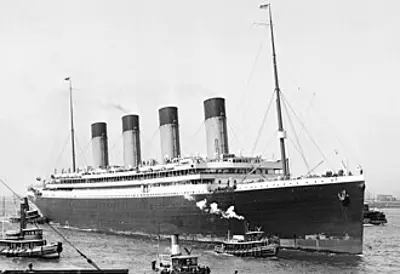 1911 the white star lines rms olympic collides with the british 09 20