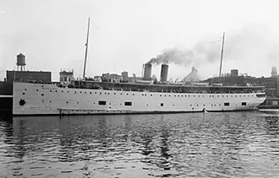 1915 the passenger ship ss eastland capsizes while tied to a dock 07 24