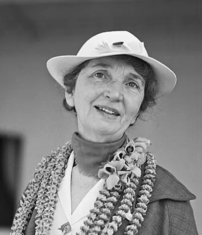 1916 margaret sanger opens the first family planning clinic in th 10 16