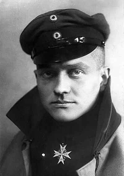 1916 world war i manfred von richthofen the red baron a fly 09 17