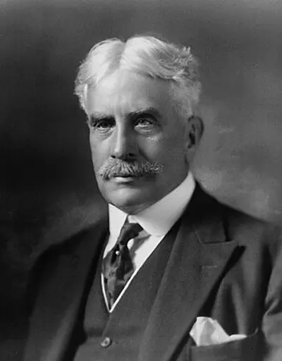 1917 sir robert borden introduces the first income tax in canada 07 25