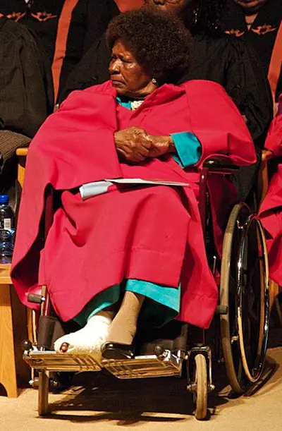 1918 albertina sisulu south african anti apartheid activist die 10 21