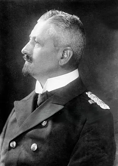 1919 admiral ludwig von reuter scuttles the german fleet at scapa 06 21