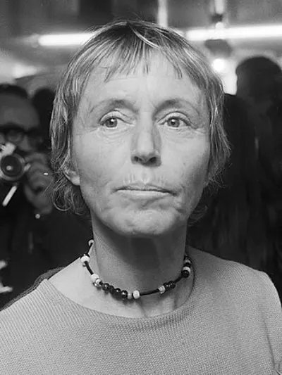 1919 beate uhse rotermund german pilot and entrepreneur died 20 10 25