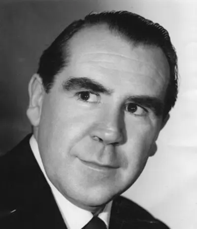 1919 ian wallace english actor and singer died 2009 07 10
