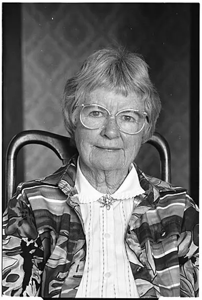 1920 gwen harwood australian poet and playwright died 1995 06 08