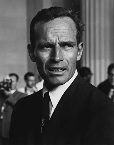 1923 charlton heston american actor director and gun rights act 10 04
