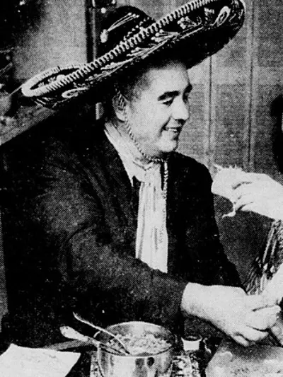 1923 glen bell american businessman founded taco bell died 201 09 03