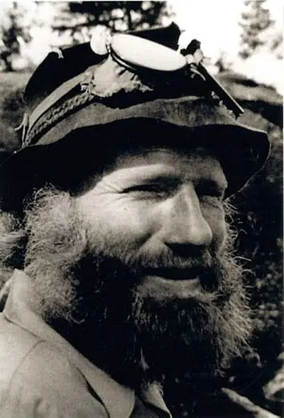 Willi Unsoeld, American mountaineer and educator (died 1979)