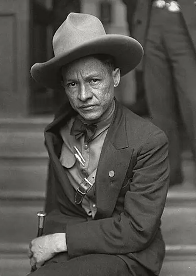1927 augusto cesar sandino leads a raid on u.s