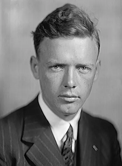 1927 charles lindbergh touches down at le bourget field in paris 05 21