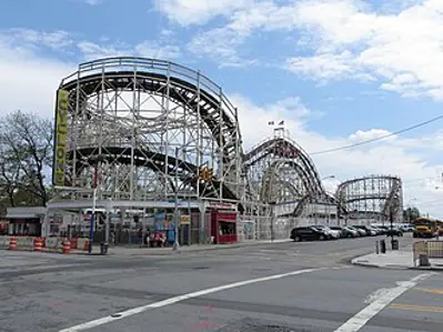 1927 the cyclone roller coaster opens on coney island