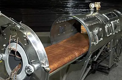 1928 an iron lung respirator is used for the first time at boston 10 12