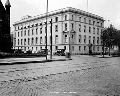 1929 a fire at the cleveland clinic in cleveland ohio kills 123
