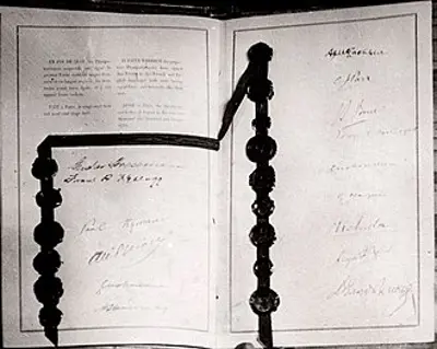 1929 the kelloggbriand pact renouncing war as an instrument of 07 24