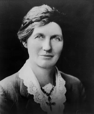 1933 elizabeth mccombs becomes the first woman elected to the new 09 13
