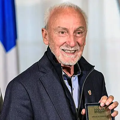 1935 yvon deschamps canadian comedian actor and producer 07 31