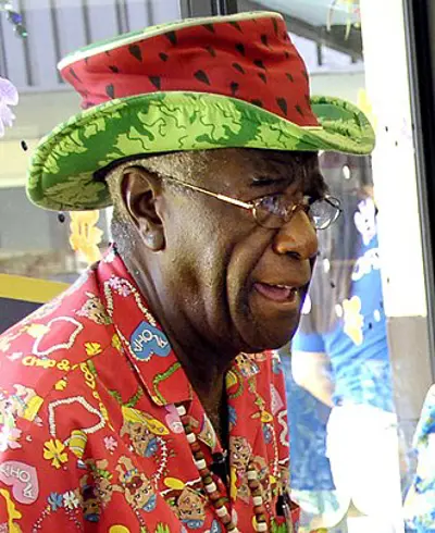 1936 wally amos american entrepreneur founder of famous amos d 07 01