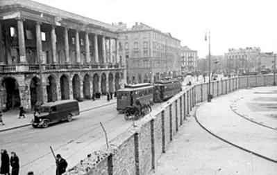 1940 holocaust in poland the warsaw ghetto is established