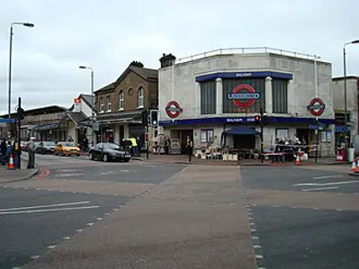 1940 world war ii the balham underground station disaster kills 10 14