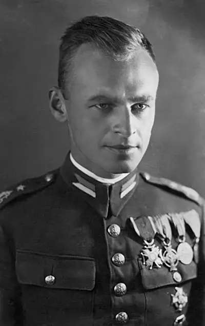 1940 world war ii witold pilecki is voluntarily captured and sen 09 19