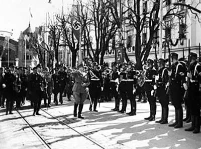 1941 a german ss unit arrived in vilnius lithuania and began th 07 02