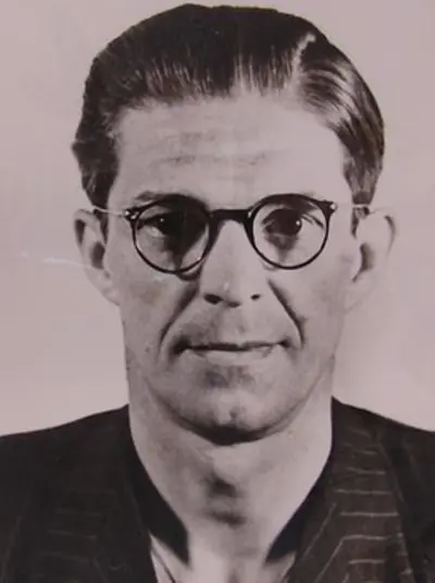 1941 corporal josef jakobs is executed by firing squad for espion 08 15