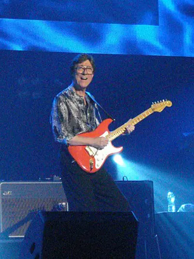1941 hank marvin english singer and guitarist 10 28