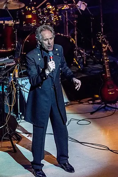 1942 gary puckett american pop singer songwriter and guitarist 10 17