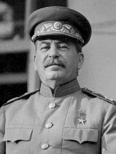 1943 joseph stalin dissolves the comintern or third internationa 05 15