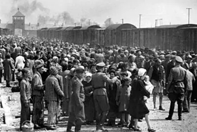 1943 the holocaust the warsaw ghetto uprising ends