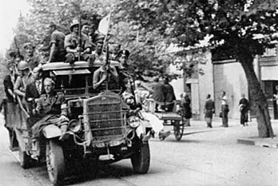 1943 world war ii after the four days of naples allied troops e 10 01