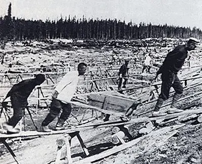 1944 world war ii polish insurgents liberate a german labor camp 08 05