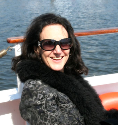 1945 lesley joseph english actress 10 14