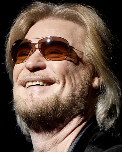 1946 daryl hall american singer songwriter guitarist and produ 10 11