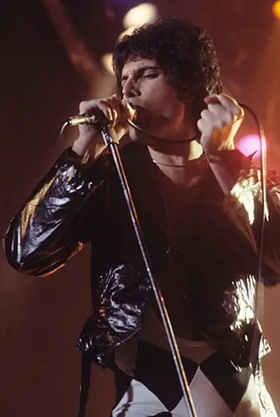 1946 freddie mercury british singer and songwriter died 1991 09 05