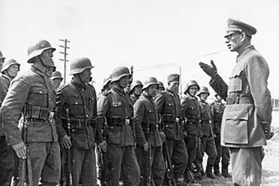 1946 leaders of the russian liberation army a force of russian p 08 01