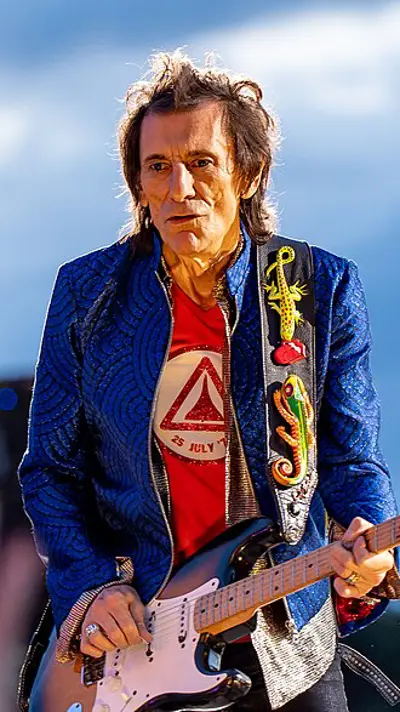 1947 ronnie wood english guitarist songwriter and producer 06 01