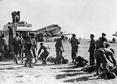 1947 the first kashmir war begins after pakistani forces invade k 10 22