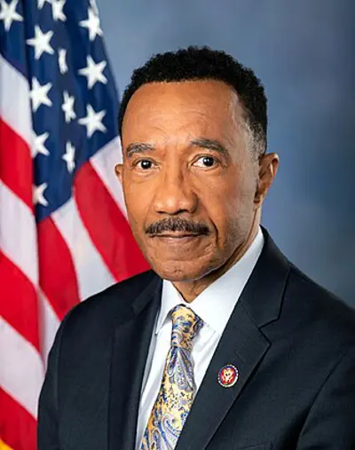 1948 kweisi mfume american lawyer and politician 10 24