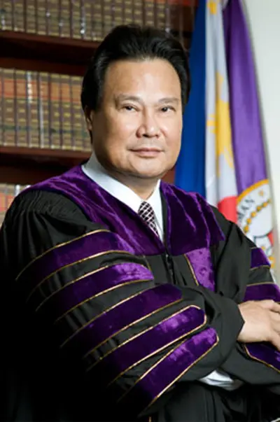 1948 renato corona filipino lawyer and jurist 23rd chief justic 10 15