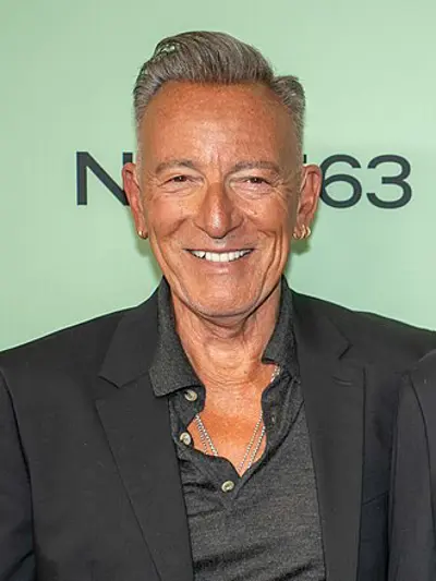 1949 bruce springsteen american singer songwriter and guitarist 09 23